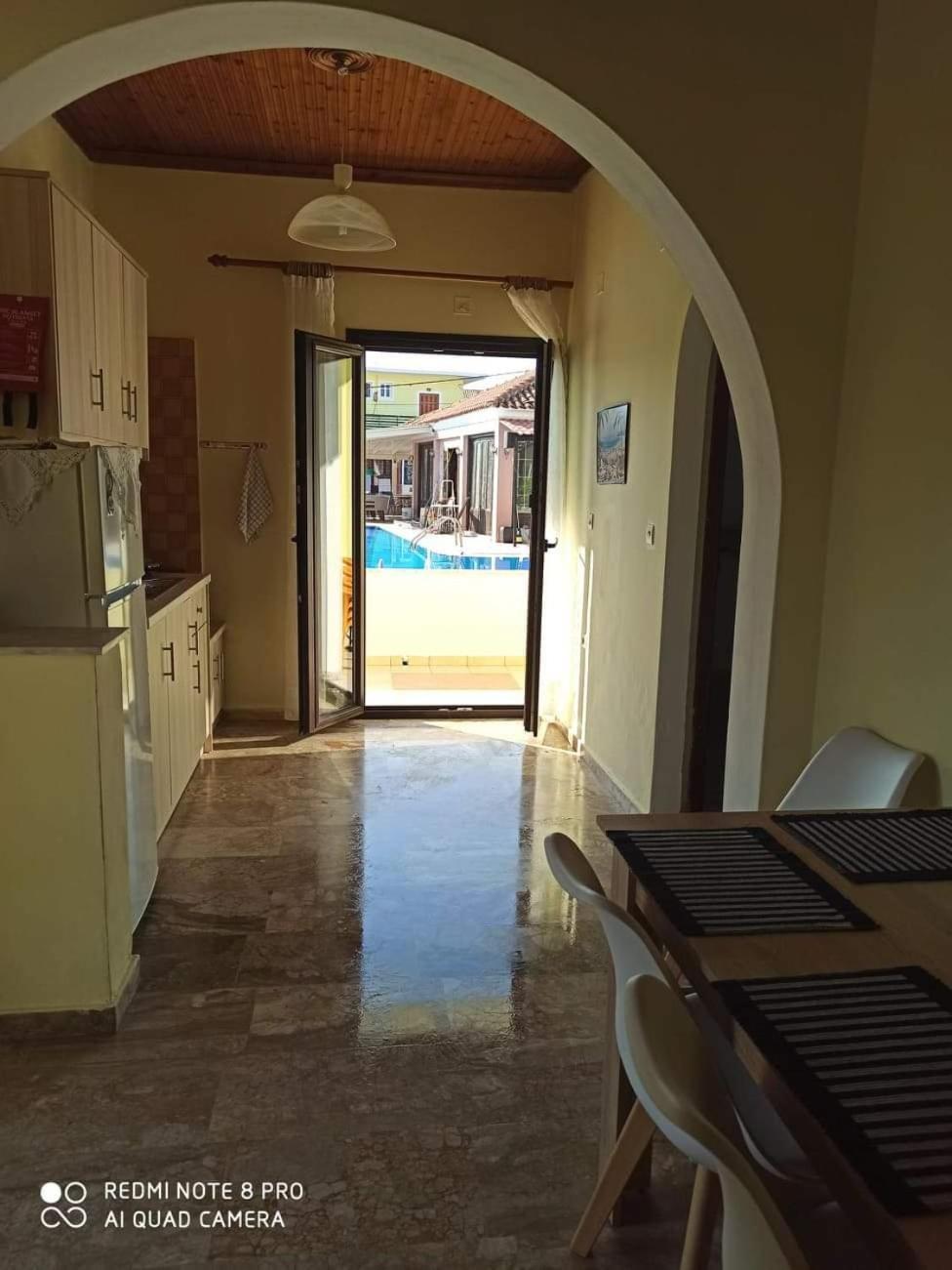 Amadeus Hawaii Apartments & Studios Sidárion الغرفة الصورة