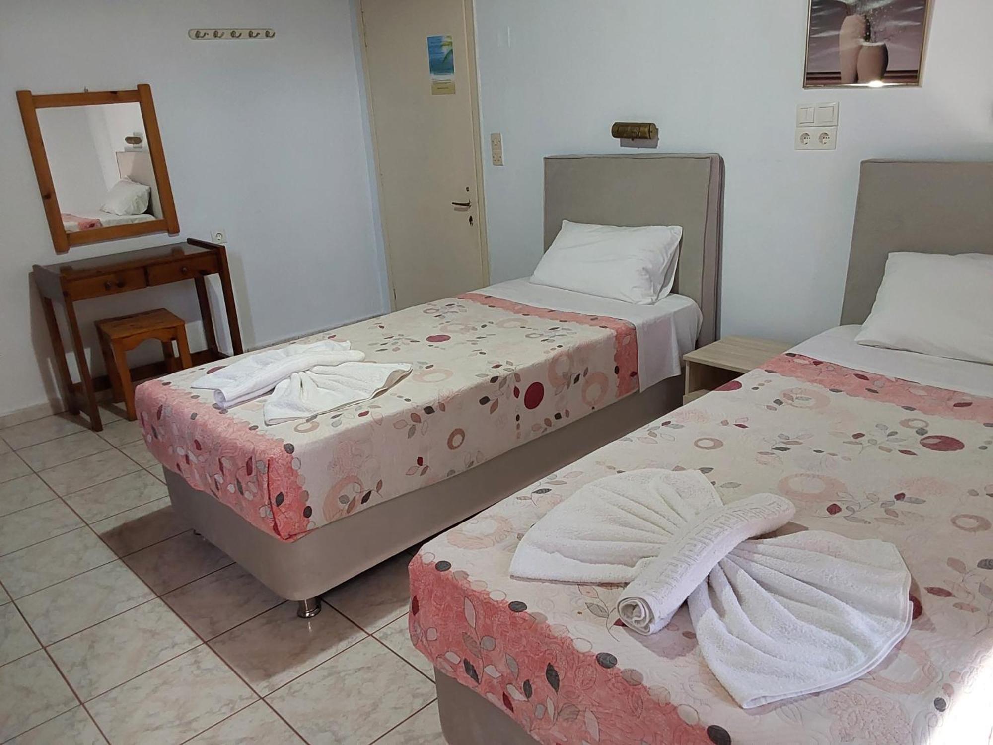 Amadeus Hawaii Apartments & Studios Sidárion الغرفة الصورة